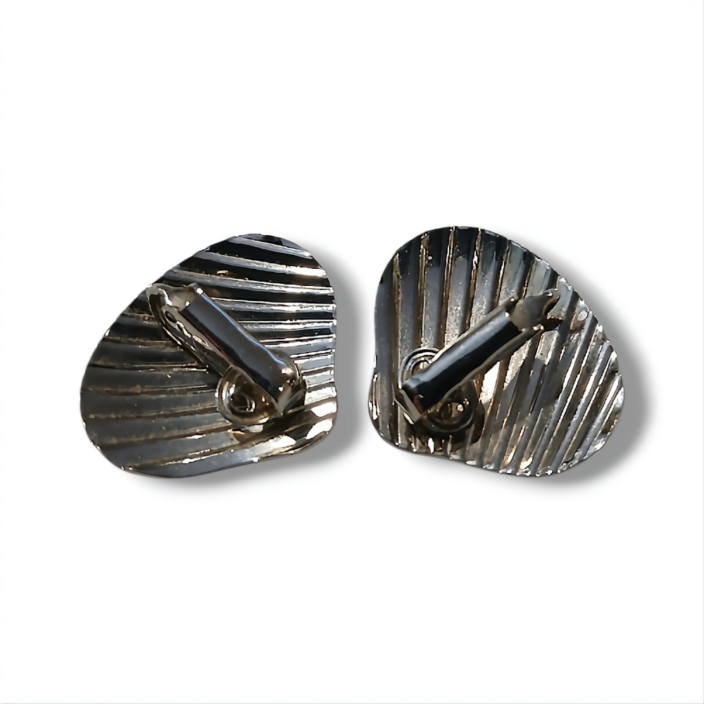Vintage Silver Tone Shell Clip-On Earrings - Picture 2 of 2